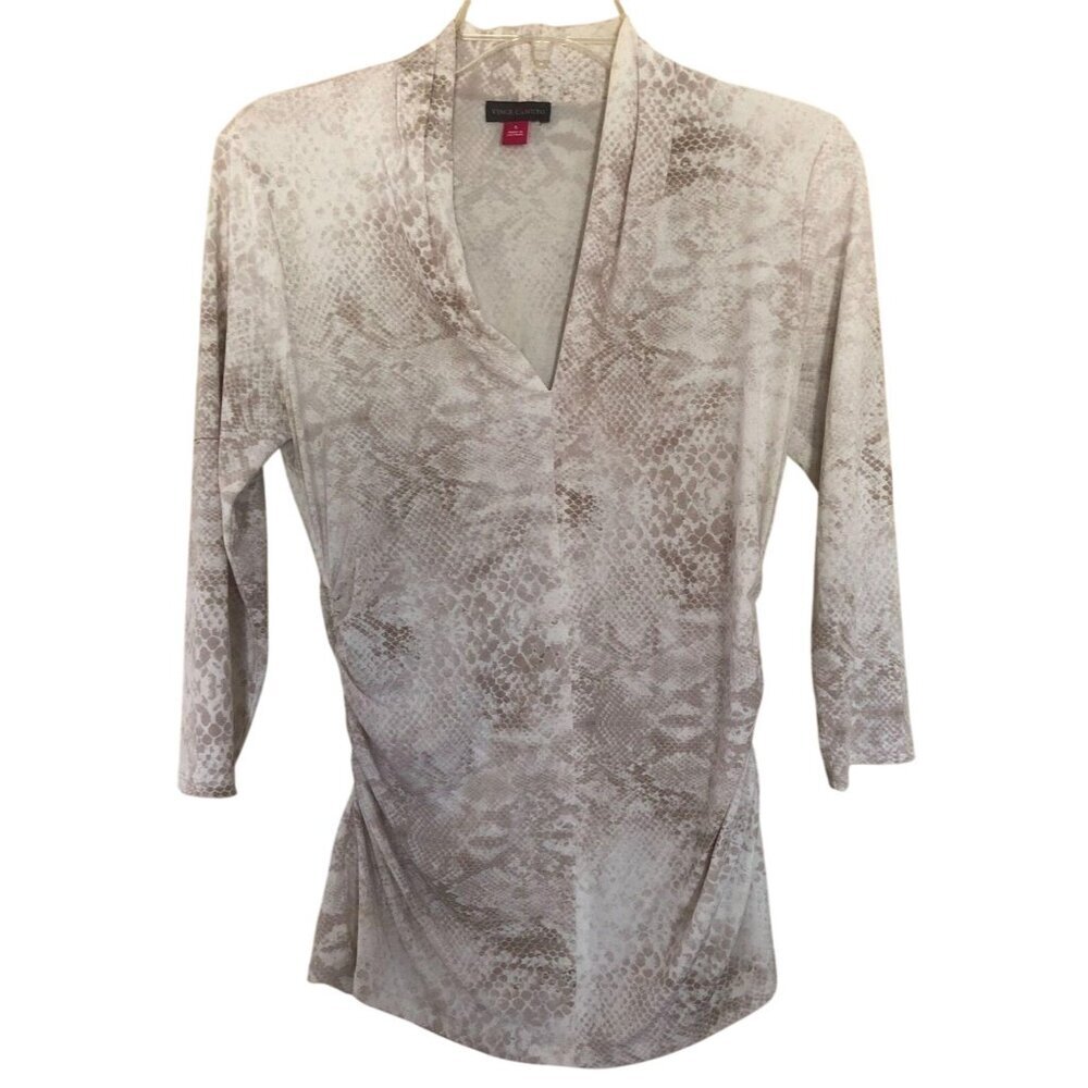 VINCE CAMUTO Demure snakeskin V neck 3 quarter Sleeve Blouse size small MSRP $95
